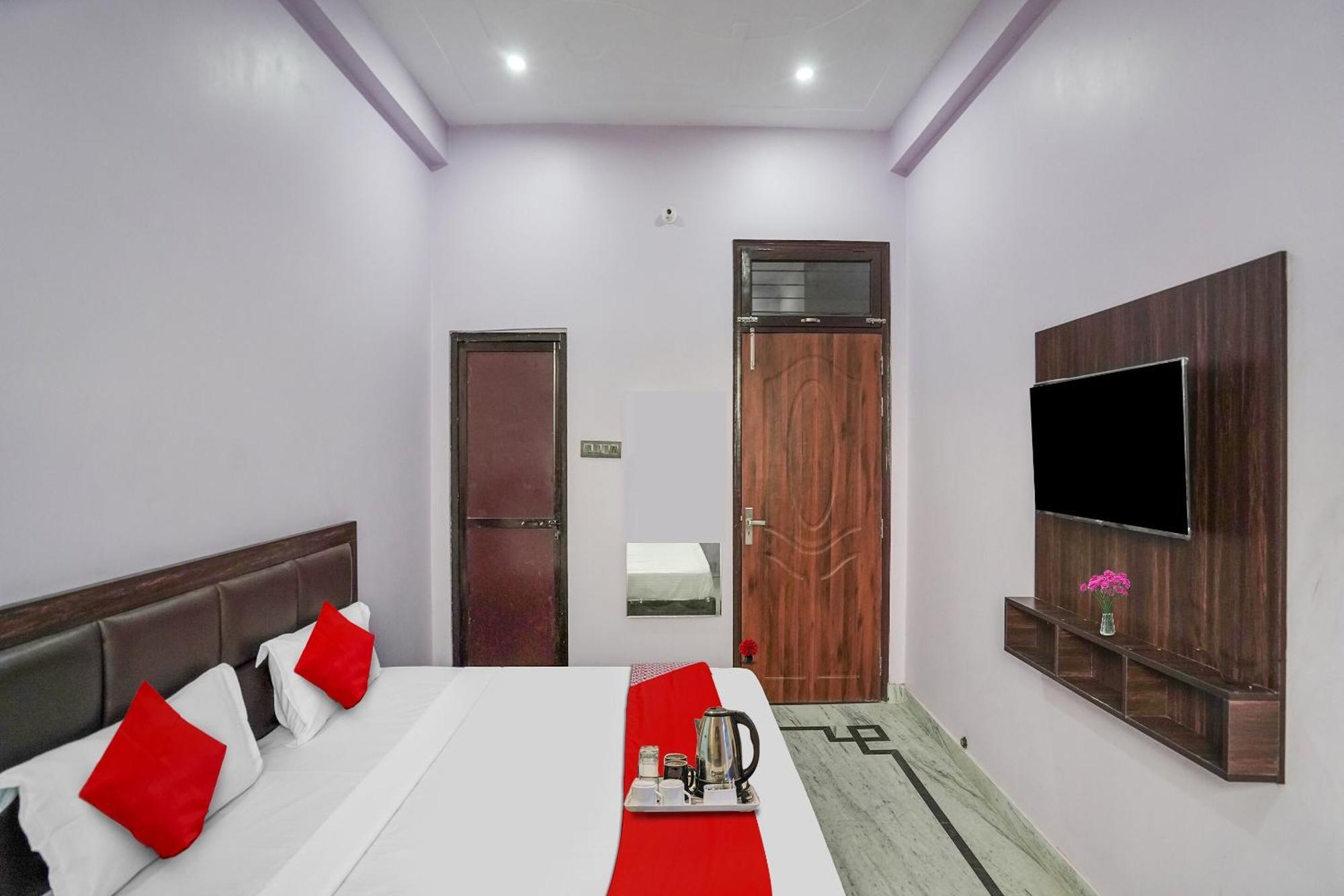 Chinhat Hotel O Ayurma Inn מראה חיצוני תמונה
