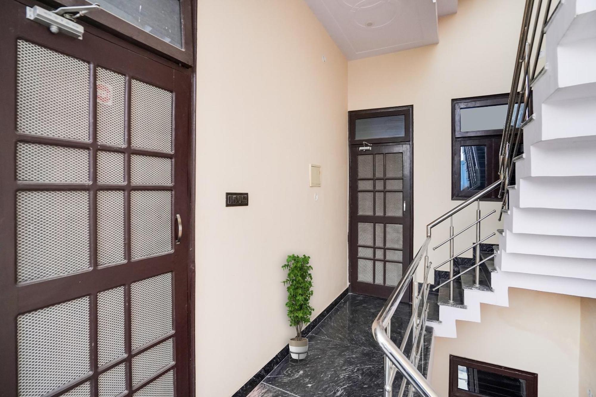 Chinhat Hotel O Ayurma Inn מראה חיצוני תמונה